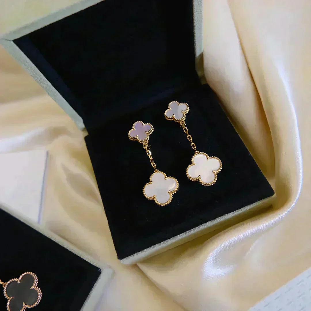 ¡®Lume Jewelry¡¯CLOVER 2 MOTIF WHITE MOP EARRINGS