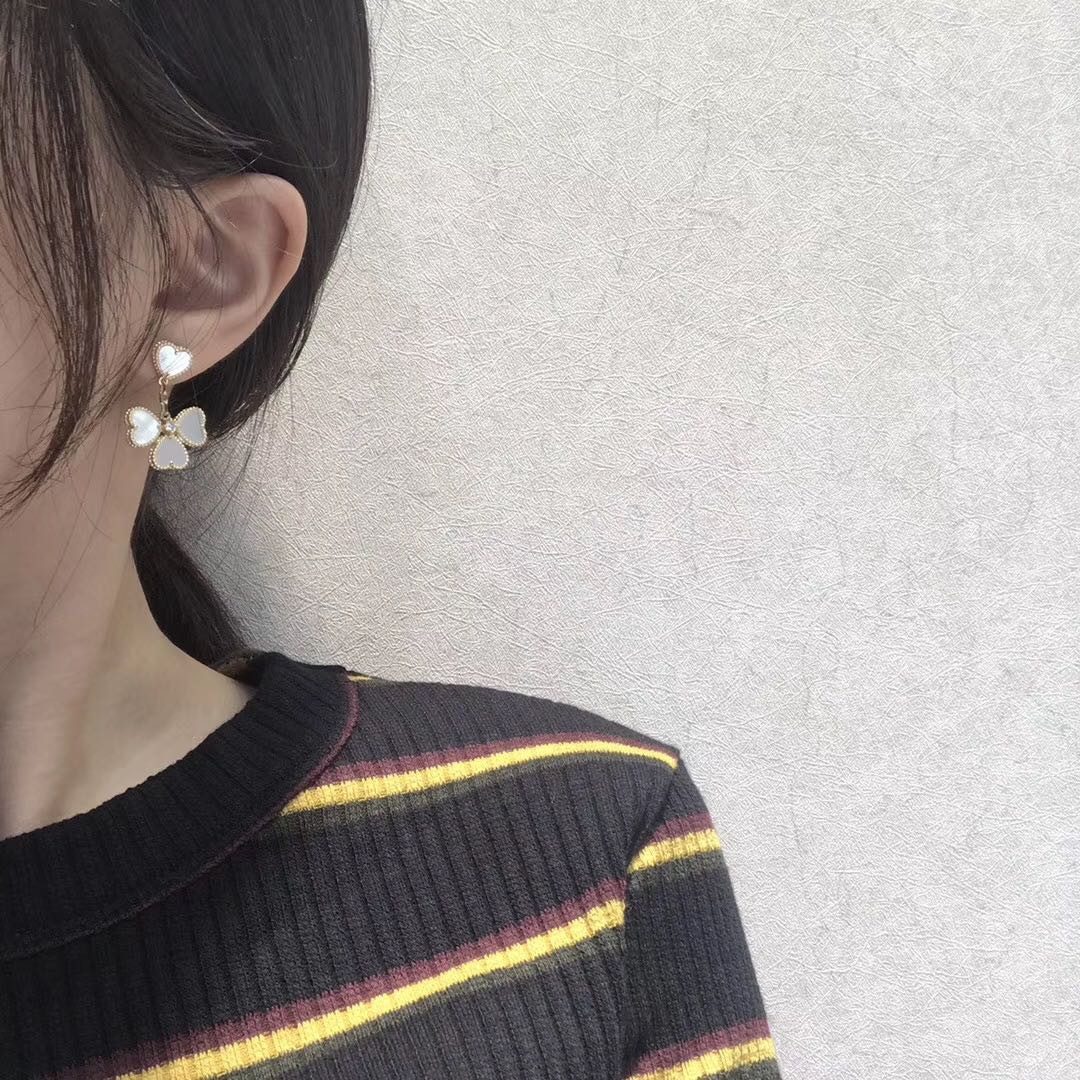 ¡®Lume Jewelry¡¯CLOVER SWEET WHITE MOP EARRINGS