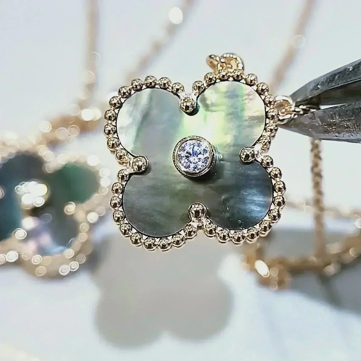 ¡®Lume Jewelry¡¯CLOVER 15MM DIAMOND AND MOTHER-OF-GREY NECKLACE