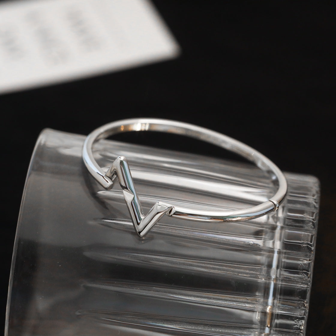 ¡®Lume Jewelry¡¯VOLTE UPSITE DOWN BRACELET