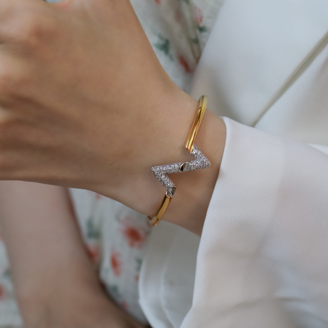 ¡®Lume Jewelry¡¯VOLTE UPSITE DOWN GOLD DIAMOND BRACELET