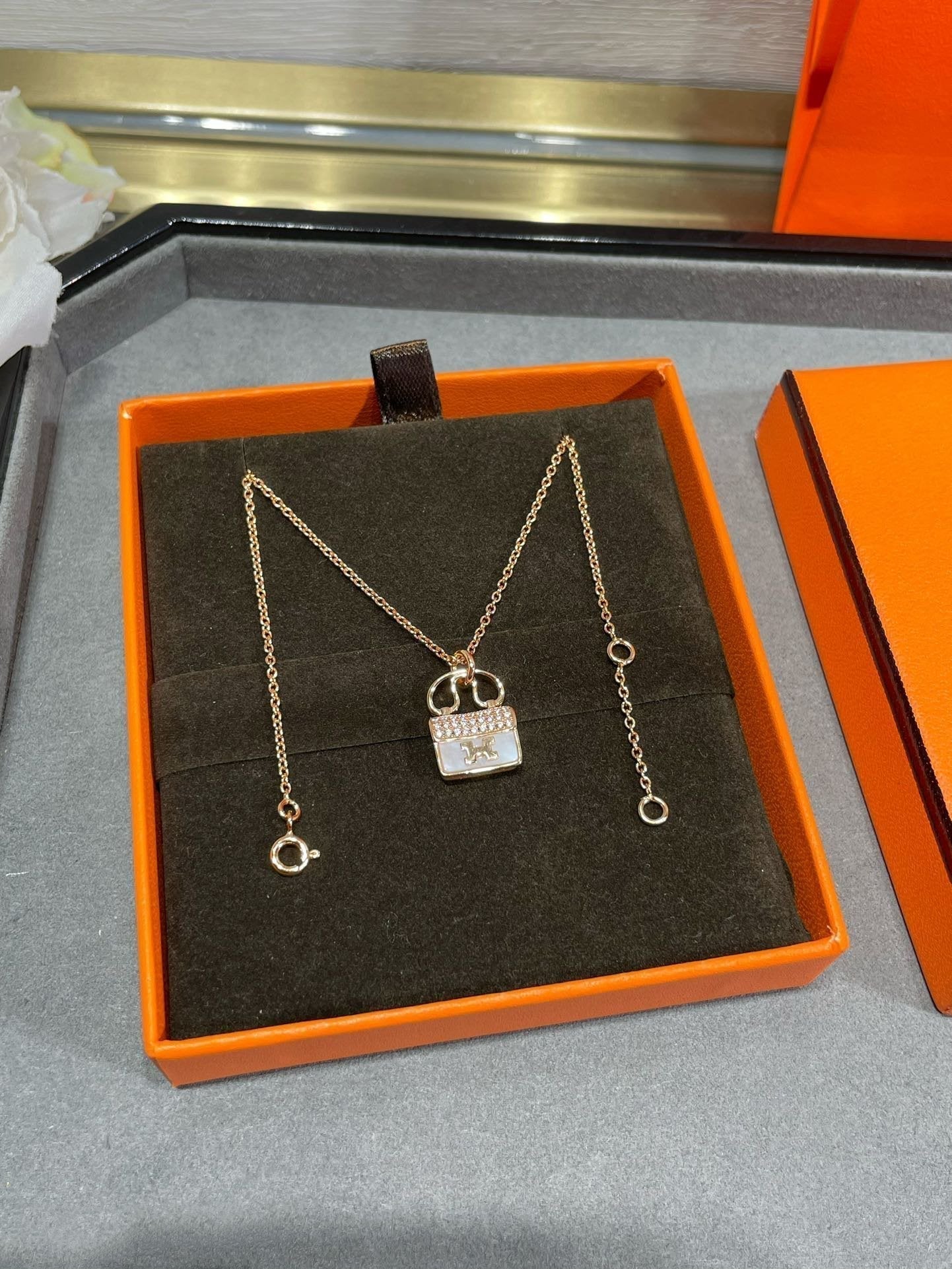 ¡®Lume Jewelry¡¯H CIRCE MOISSANITE PENDANT NECKLACE GOLD