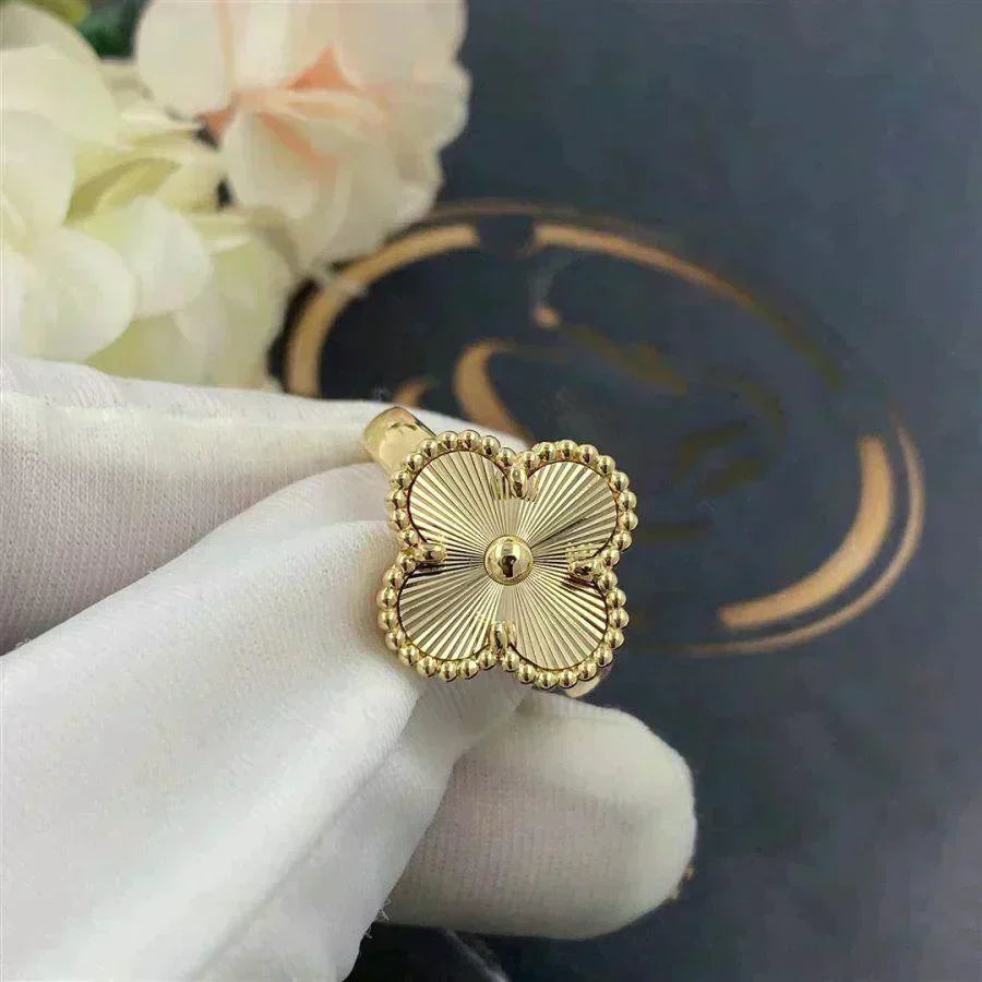 ¡®Lume Jewelry¡¯CLOVER GOLD RING