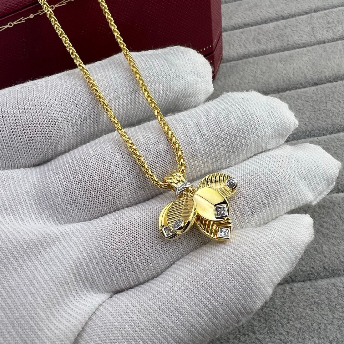 ¡®Lume Jewelry¡¯Leaf Pendant Necklace