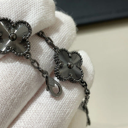 [Lume Jewelry]New CLOVER 5 MOTIF BLACK BRACELET