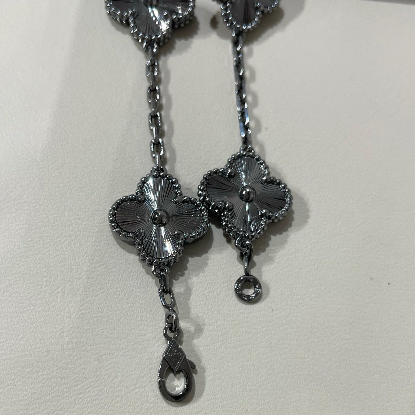 [Lume Jewelry]New CLOVER 5 MOTIF BLACK BRACELET
