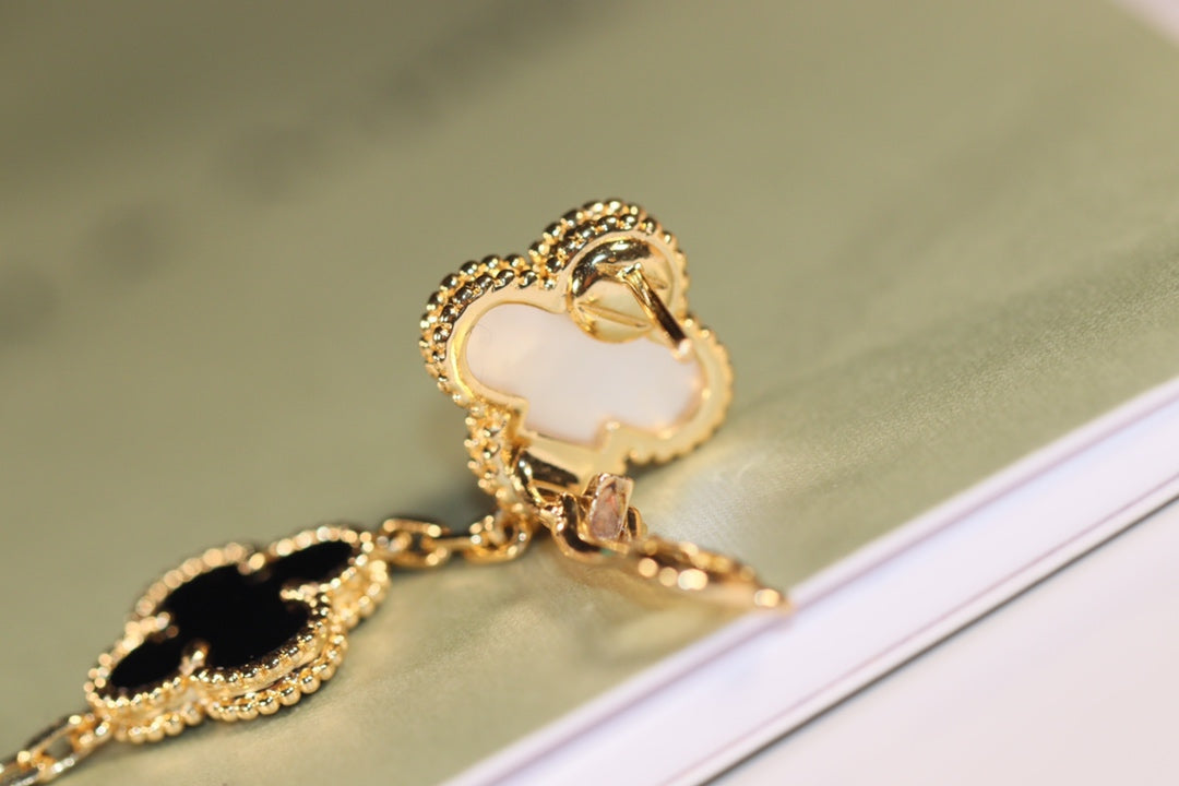 ¡®Lume Jewelry¡¯CLOVER EARRINGS GOLD ONYX MOP 3 MOTIF