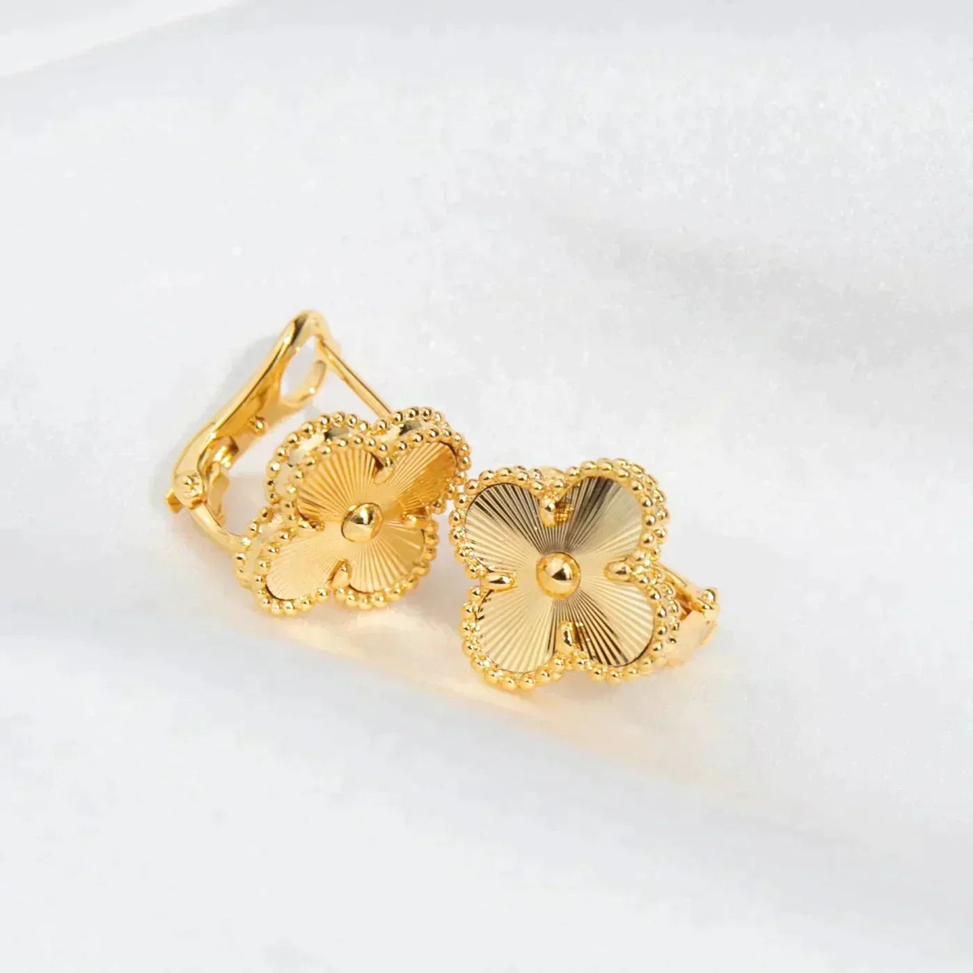¡®Lume Jewelry¡¯CLOVER MEDIUM 1 MOTIFS LASER EARRINGS