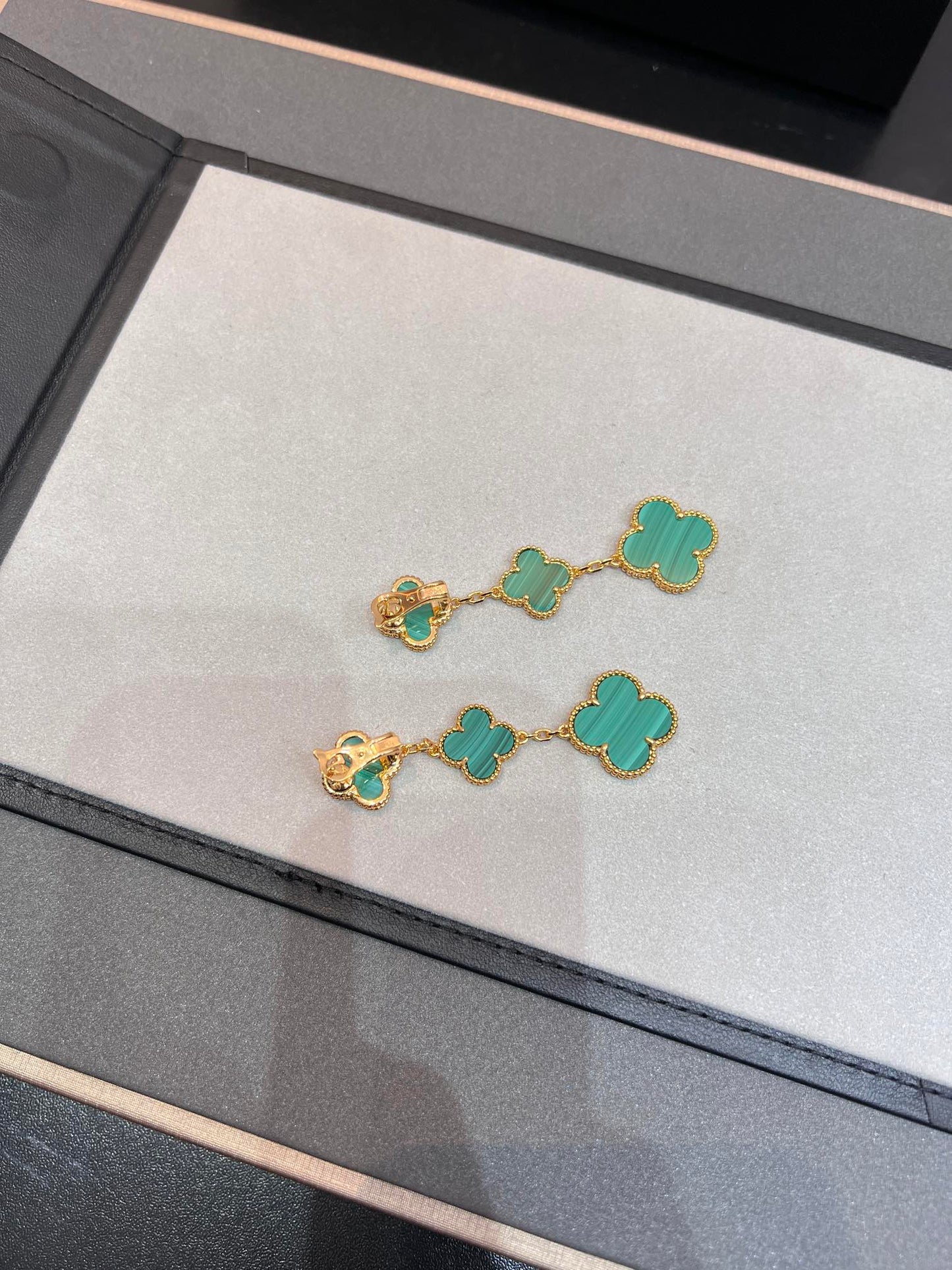 ¡®Lume Jewelry¡¯CLOVER MALACHITE 3 MOTIFS GOLD