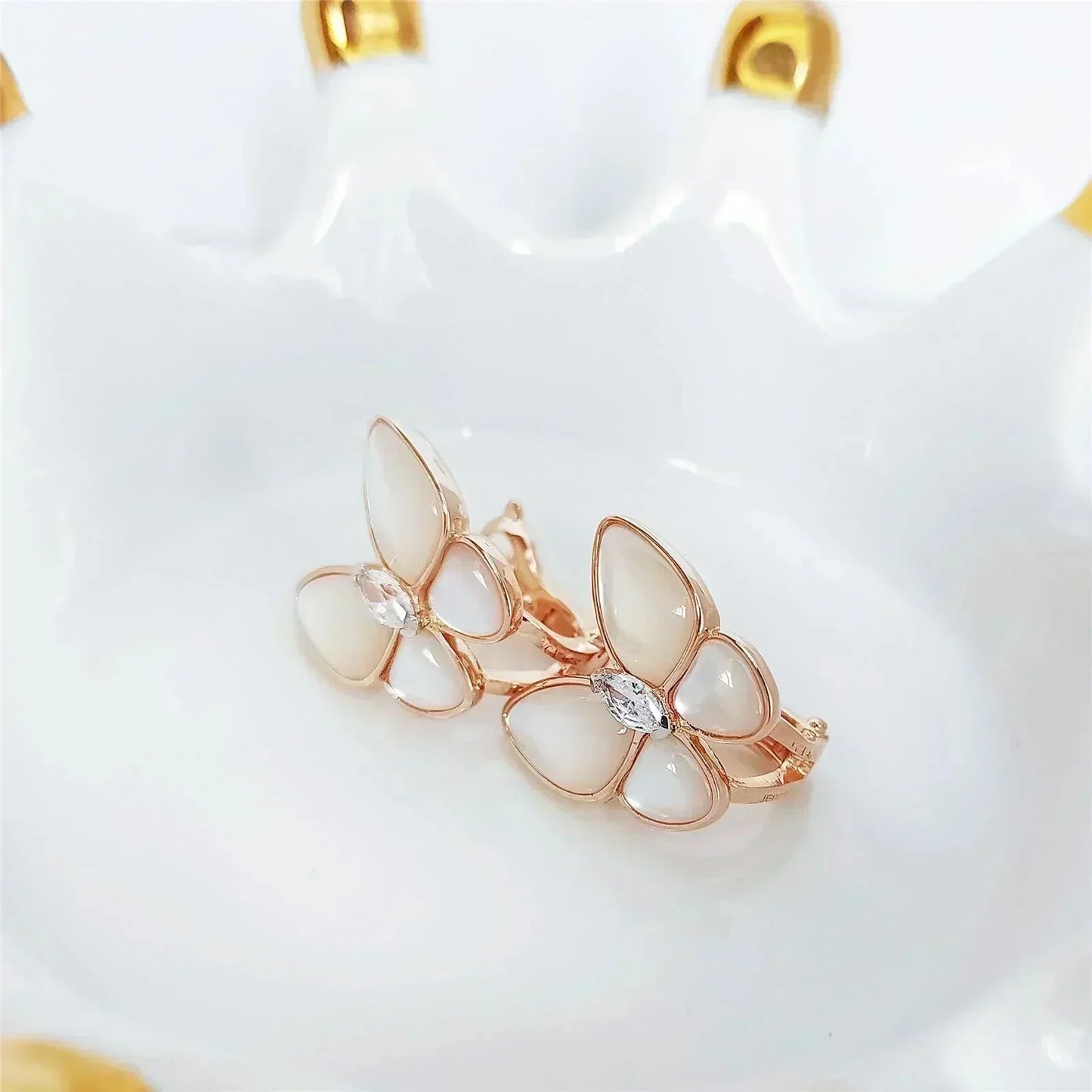 ¡®Lume Jewelry¡¯BUTTERFLY MOP DIAMOND EARRINGS