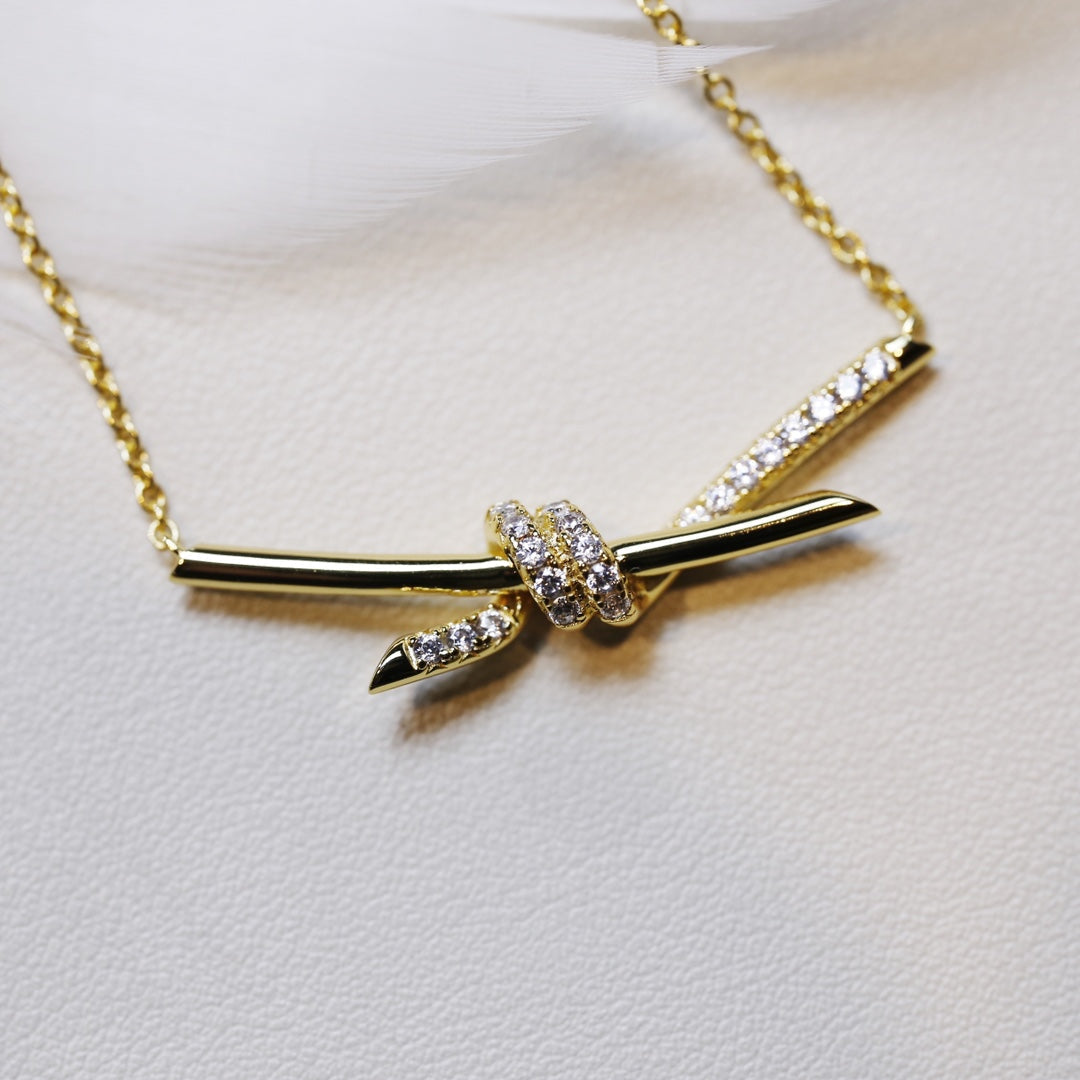 [Lume Jewelry]KNOT NECKLACE GOLD DIAMONDS