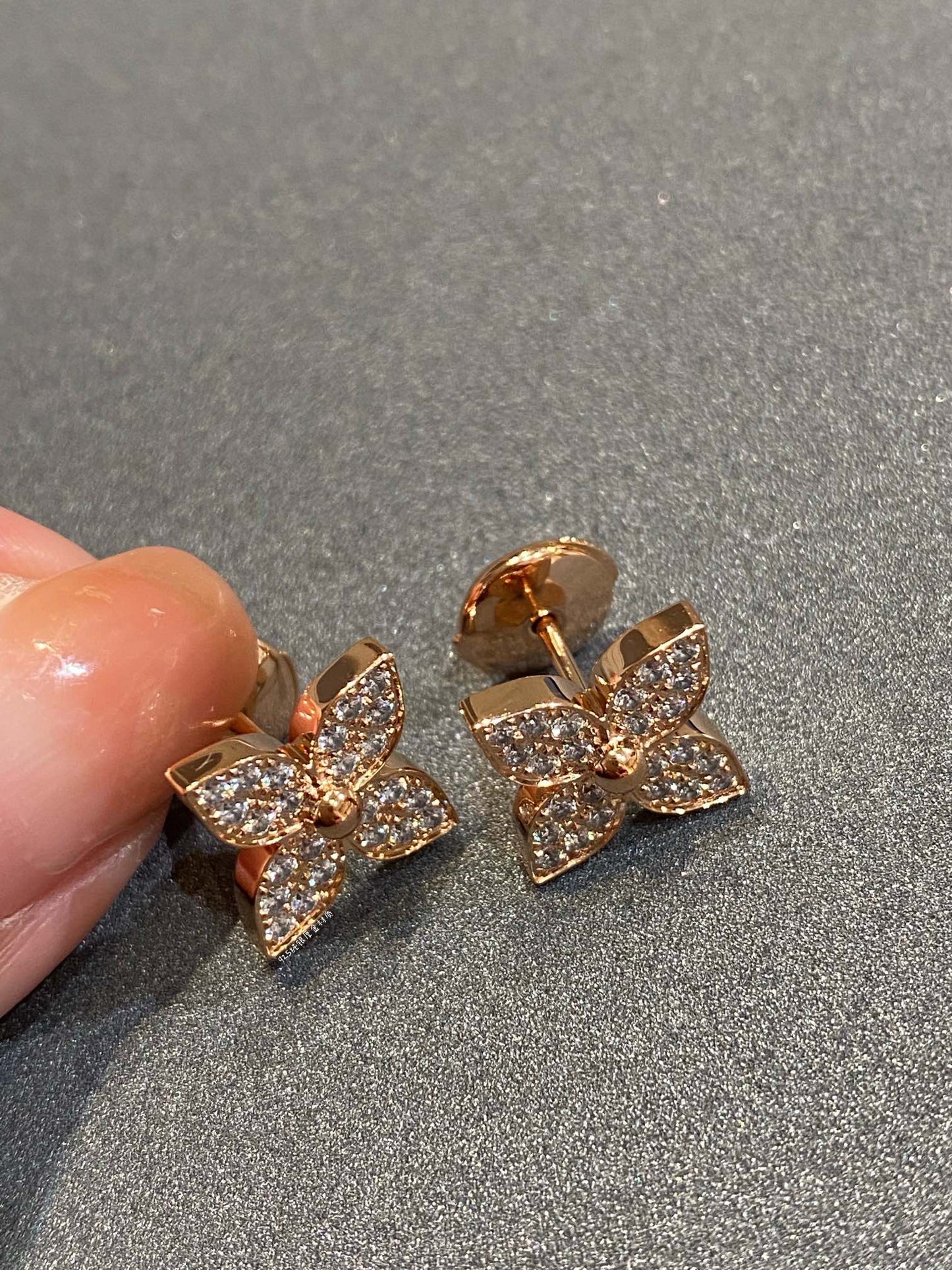 ¡®Lume Jewelry¡¯STAR DIAMOND EARRINGS