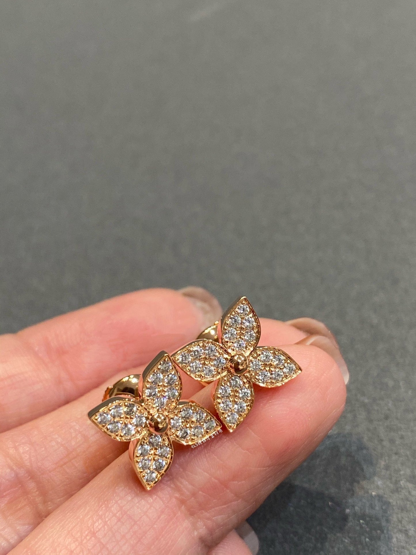¡®Lume Jewelry¡¯STAR DIAMOND EARRINGS