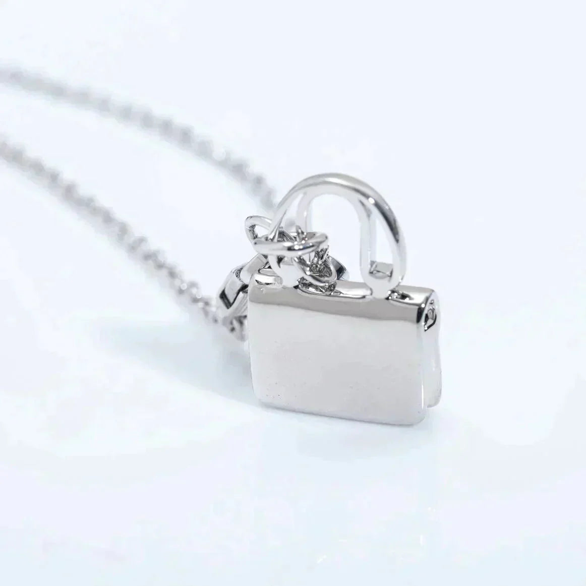 ¡®Lume Jewelry¡¯AMULETTE PEDANT SILVER NECKLACE