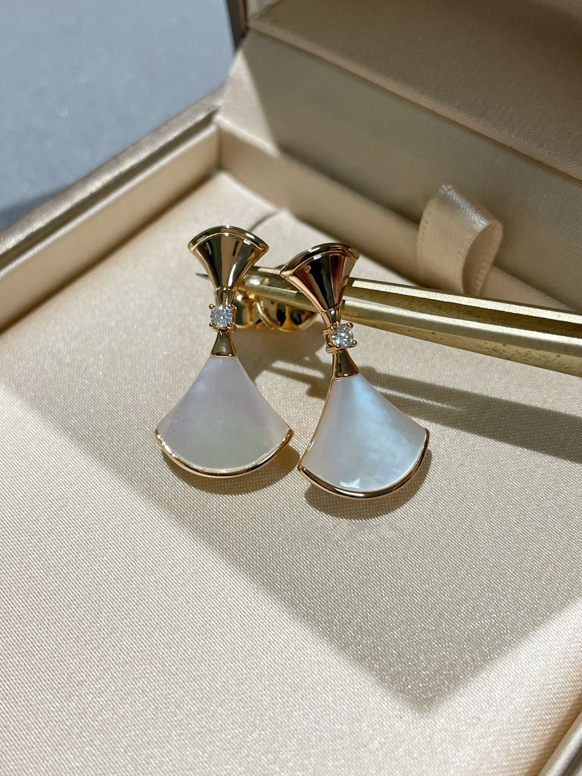 [Lume Jewelry]DREAM MOP 1 DIAMOND EARRINGS