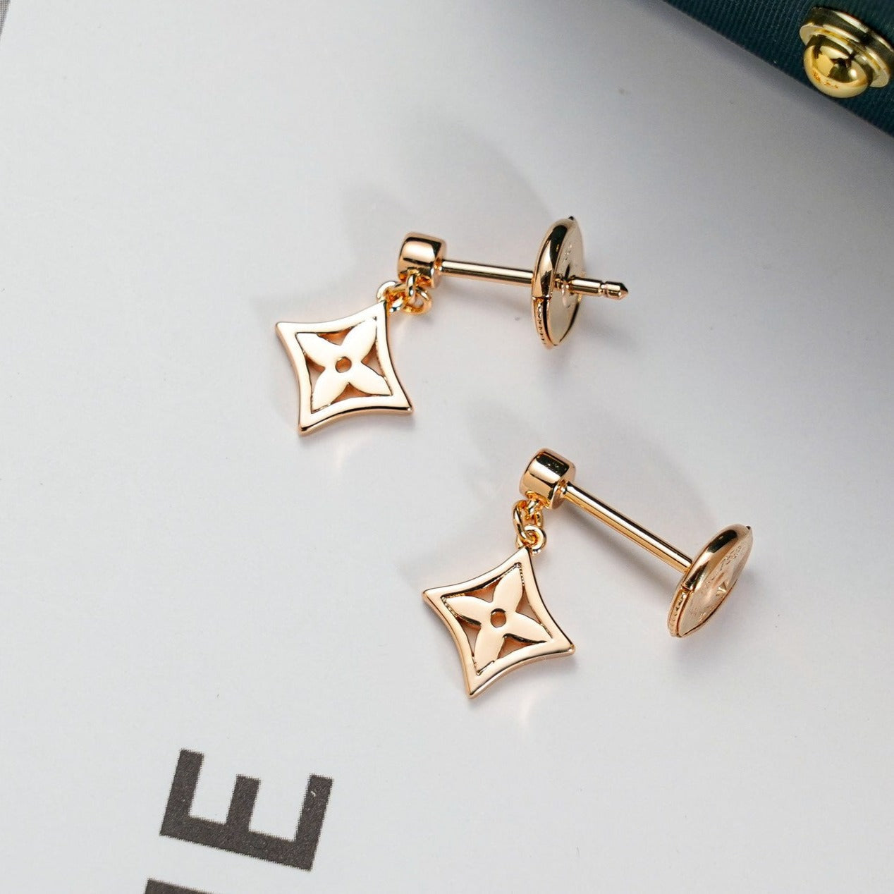 ¡®Lume Jewelry¡¯STAR EARRINGS GOLD