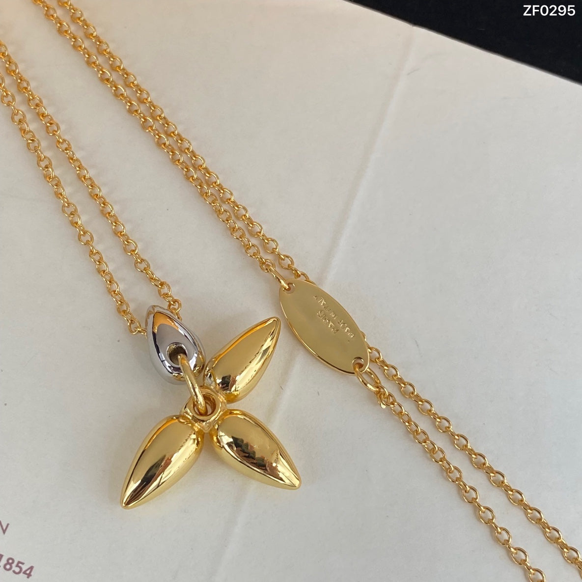 ¡®Lume Jewelry¡¯LOUISETTE PEDANT GOLD NECKLACE