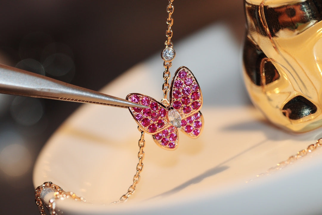 ¡®Lume Jewelry¡¯BUTTERFLY RED DIAMOND ROSE GOLD NECKLACE