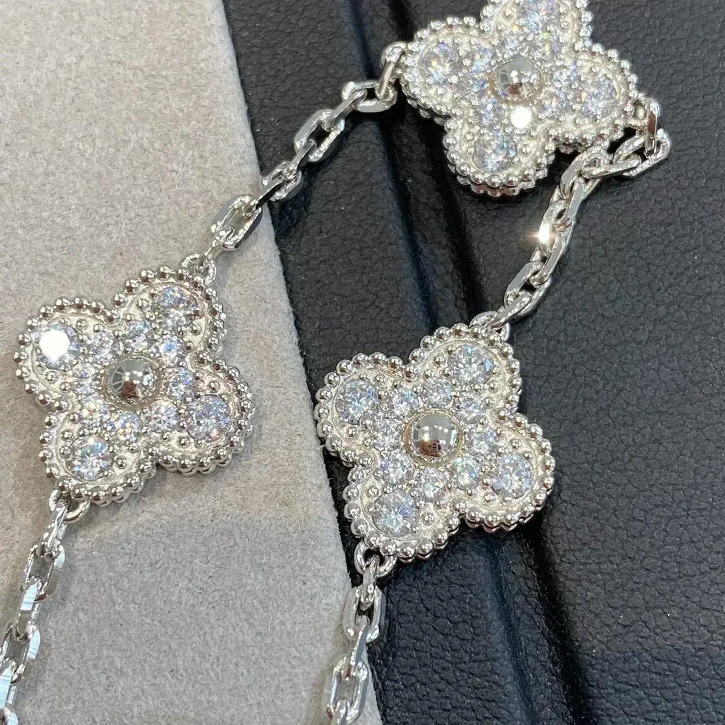 [Lume Jewelry] New  CLOVER 5 MOTIF FULL DIAMOND BRACELET COLLECTION