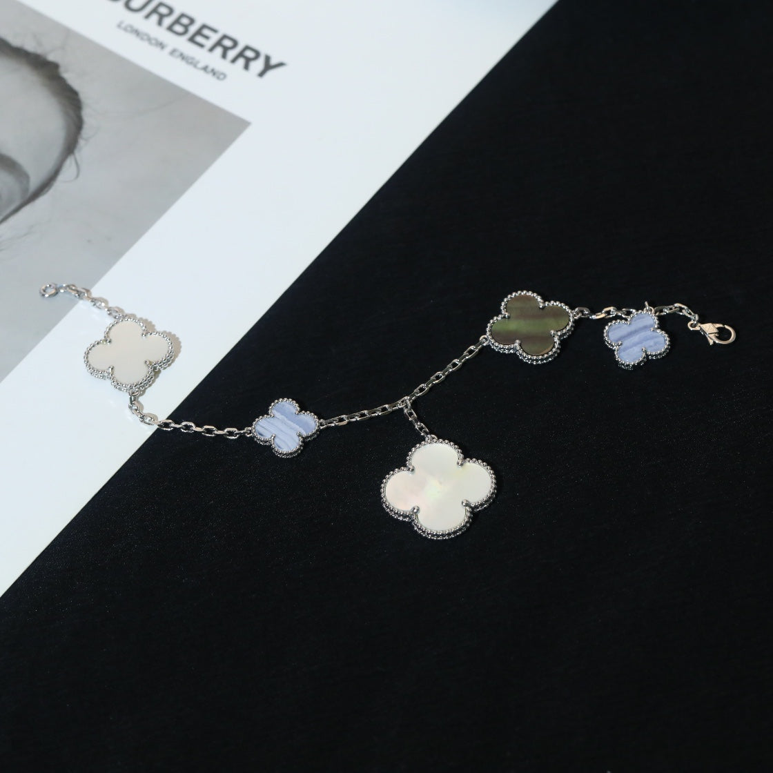 ¡®Lume Jewelry¡¯CLOVER BRACELET 5 MOTIFS MOP CHALCEDONY SILVER