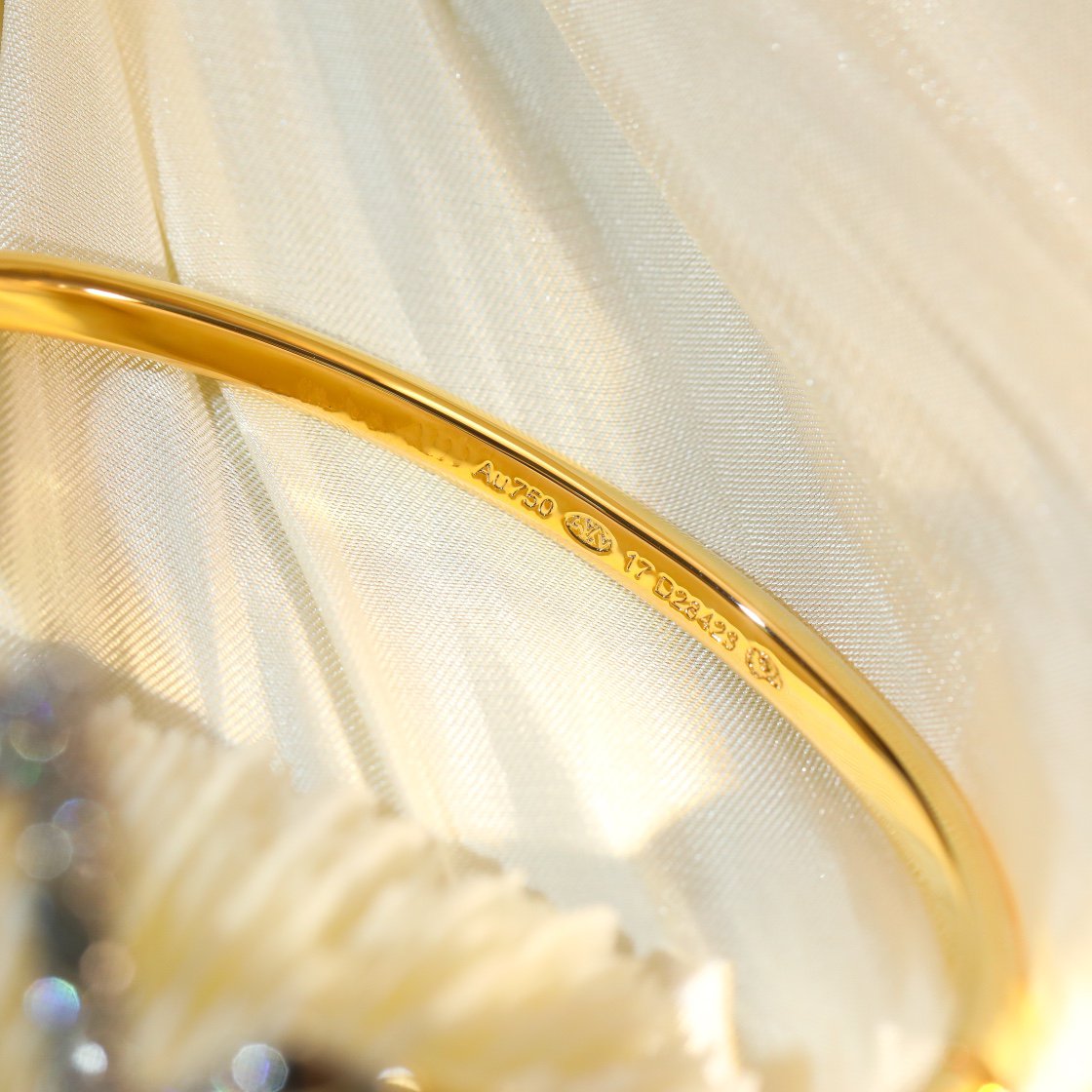 ¡®Lume Jewelry¡¯VOLTE UPSITE DOWN GOLD DIAMOND BRACELET
