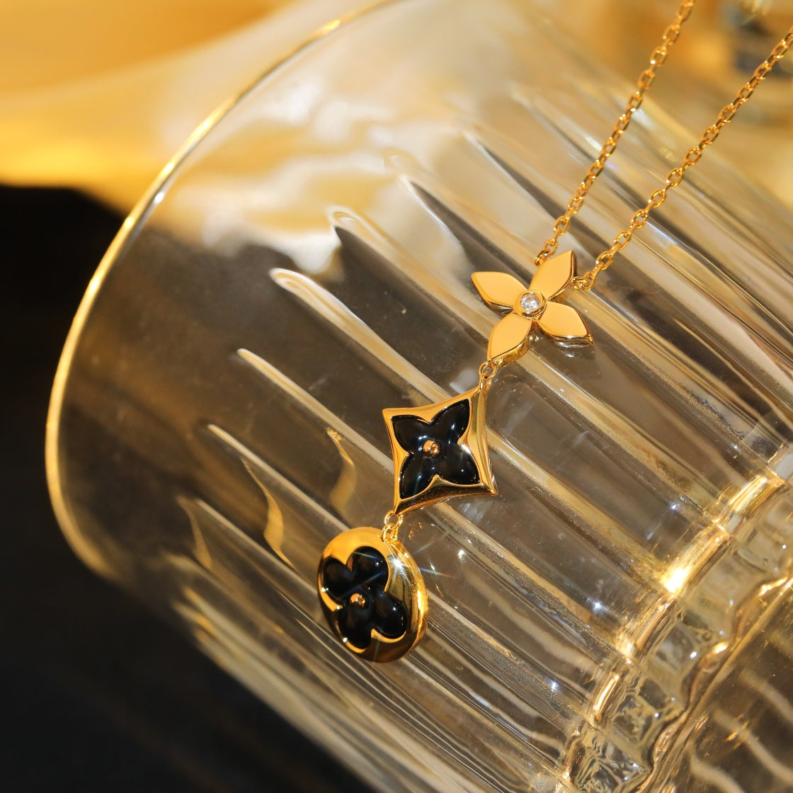 ¡®Lume Jewelry¡¯STAR AND SUN ONYX PINK GOLD NECKLACE