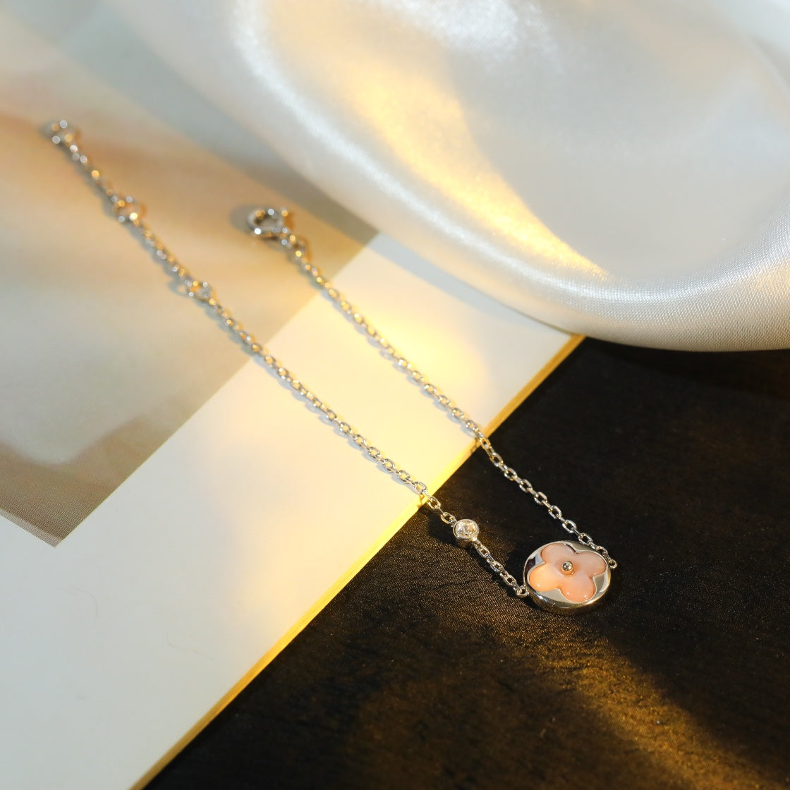 ¡®Lume Jewelry¡¯SUN MOTIF PINK MOP SILVER BRACELET