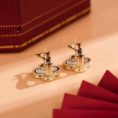 ¡®Lume Jewelry¡¯CLOVER MEDIUM 1 MOTIFS  WHITE MOP STUD EARRINGS
