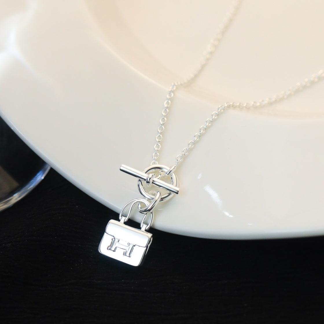 ¡®Lume Jewelry¡¯POP H PEDANT SILVER NECKLACE