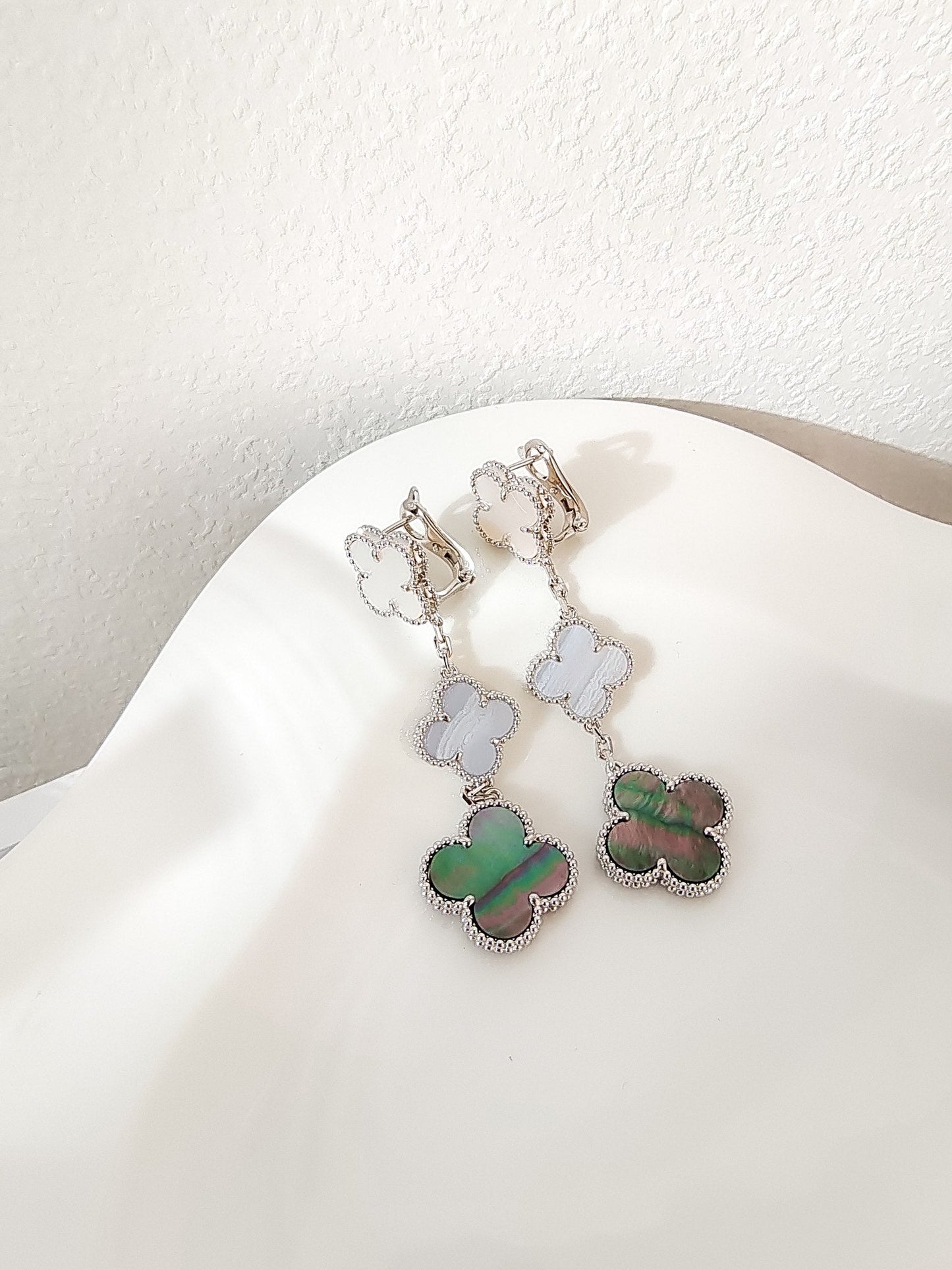 ¡®Lume Jewelry¡¯CLOVER 3 MOTIFS CHALCEDONY DARK MOP SILVER EARRINGS