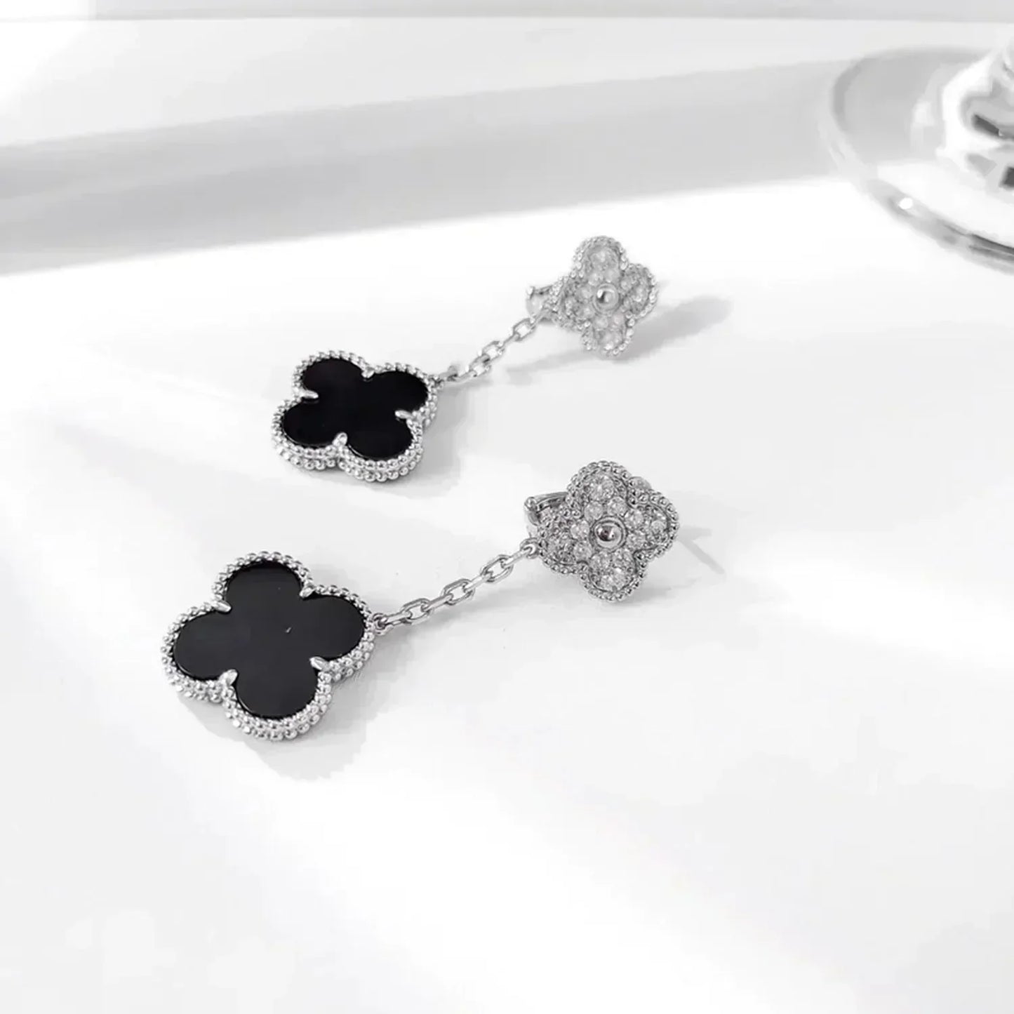 ¡®Lume Jewelry¡¯CLOVER 2 MOTIFS  DIAMOND ONYX EARRINGS SILVER