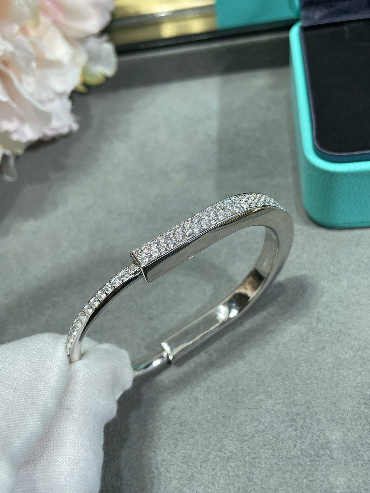 [Lume Jewelry]LOCK BRACELET DIAMOND PAVED