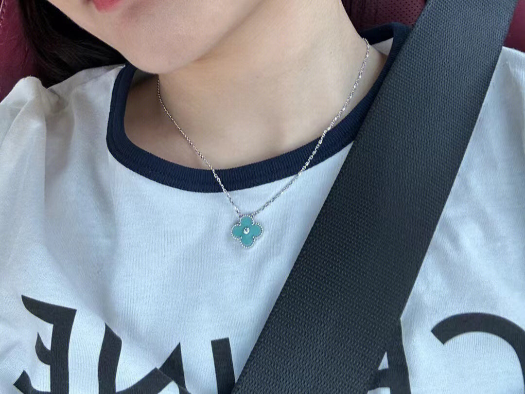 ¡®Lume Jewelry¡¯CLOVER 1 DIAMOND LIGHT BLUE SILVER NECKLACE