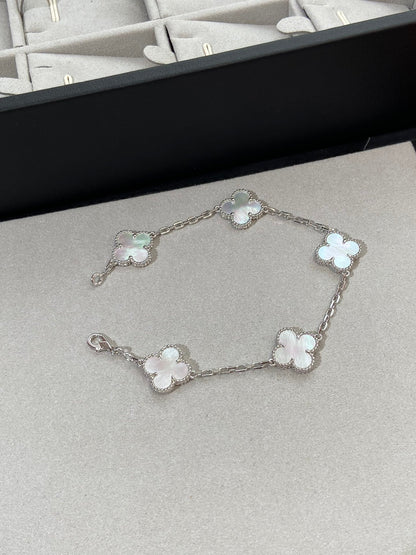 [Lume Jewelry]New CLOVER WHITE PEARL MOP 5 MOTIF BRACELET COLLECTION