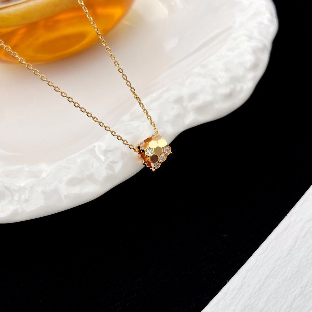 ¡®Lume Jewelry¡¯BEE MINI PEDANT DIAMOND NECKLACE