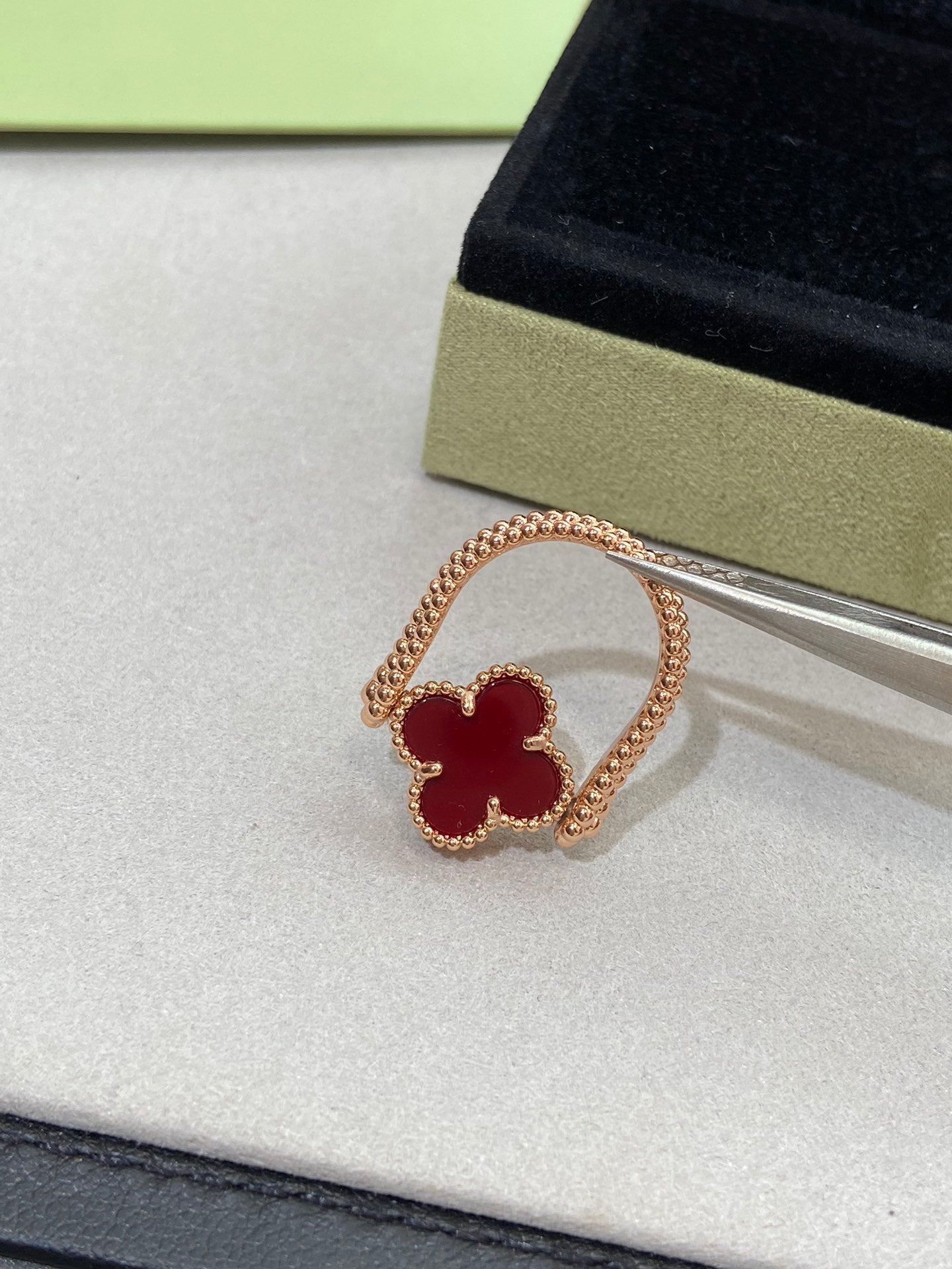 ¡®Lume Jewelry¡¯CLOVER RIVERSIBLE ROSE GOLD RING