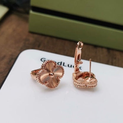 ¡®Lume Jewelry¡¯CLOVER MEDIUM STUD EARRINGS