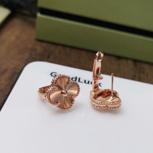 ¡®Lume Jewelry¡¯CLOVER MEDIUM STUD EARRINGS
