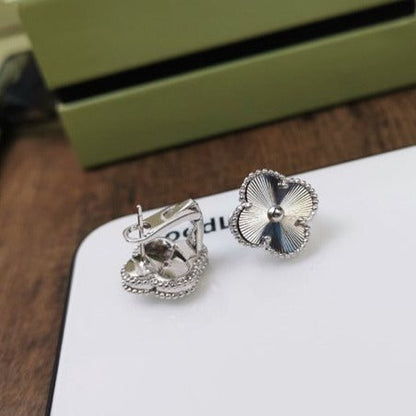 ¡®Lume Jewelry¡¯CLOVER MEDIUM STUD EARRINGS