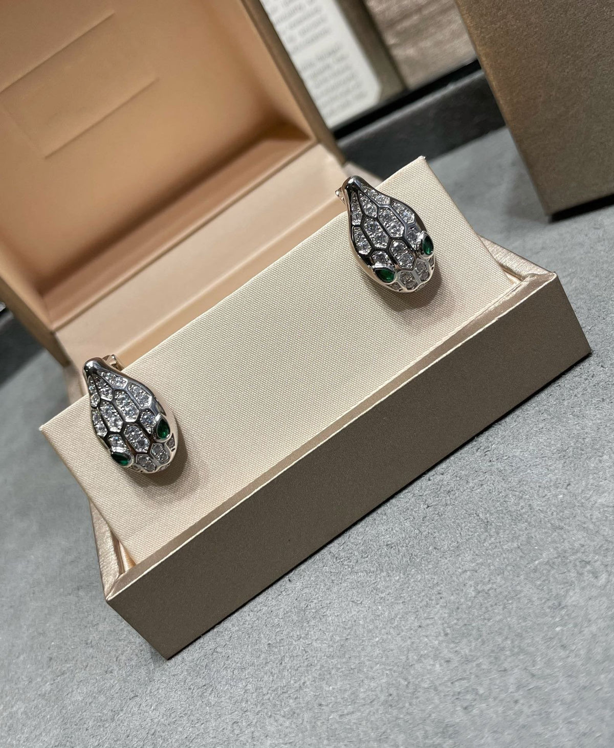 [Lume Jewelry]SERPENT DIAMOND STUD EARRINGS