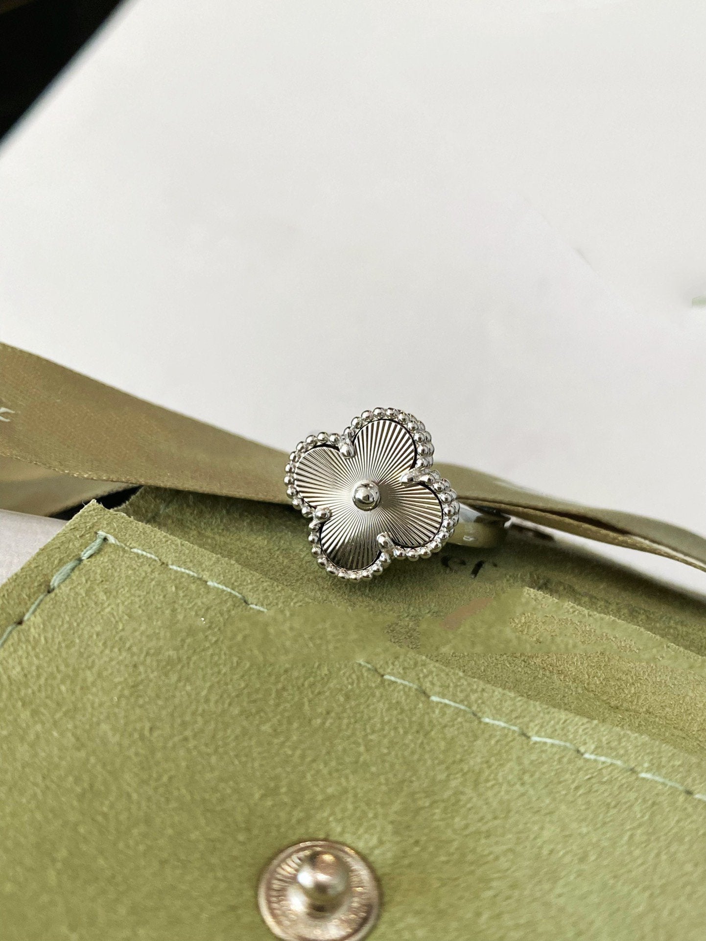 ¡®Lume Jewelry¡¯CLOVER SILVER RING