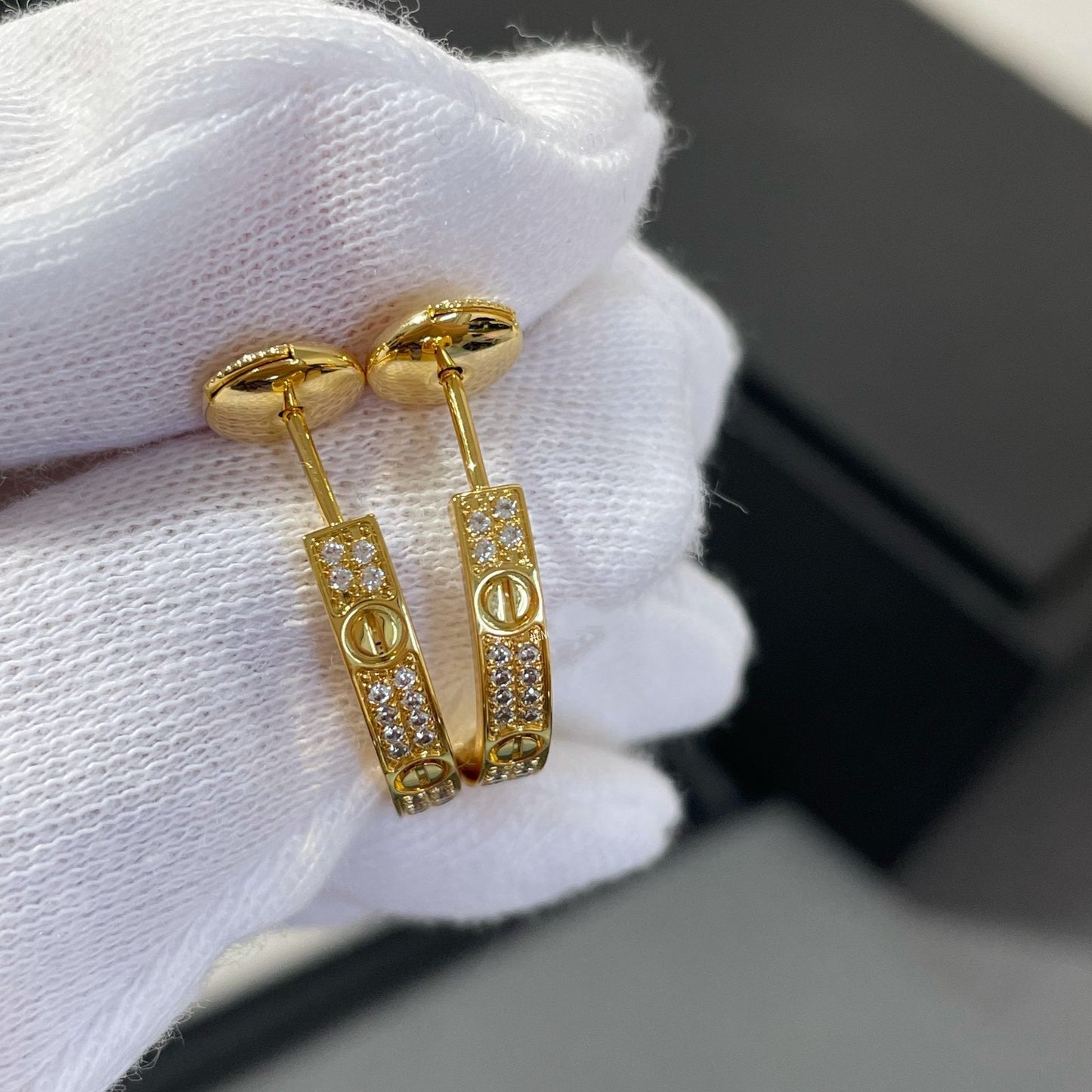 ¡®Lume Jewelry¡¯LOVE DIAMOND GOLD HOOP EARRINGS