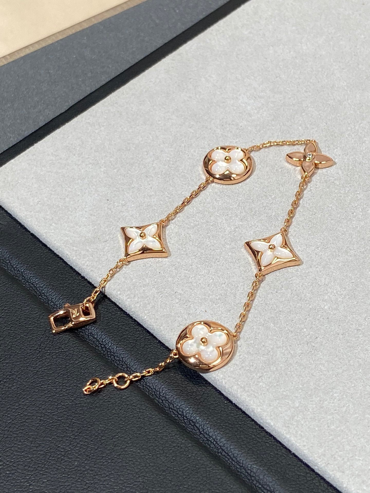 ¡®Lume Jewelry¡¯STAR AND SUN 5 MOTIF MOP PINK GOLD BRACELET