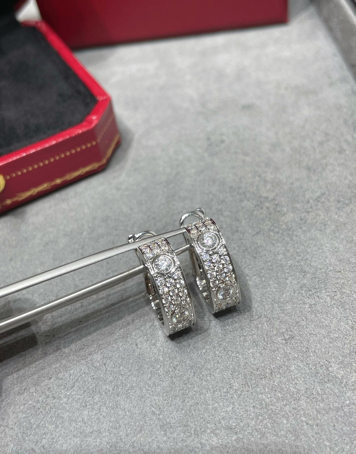 ¡®Lume Jewelry¡¯LOVE 5.5MM DIAMOND PAVED EARRINGS