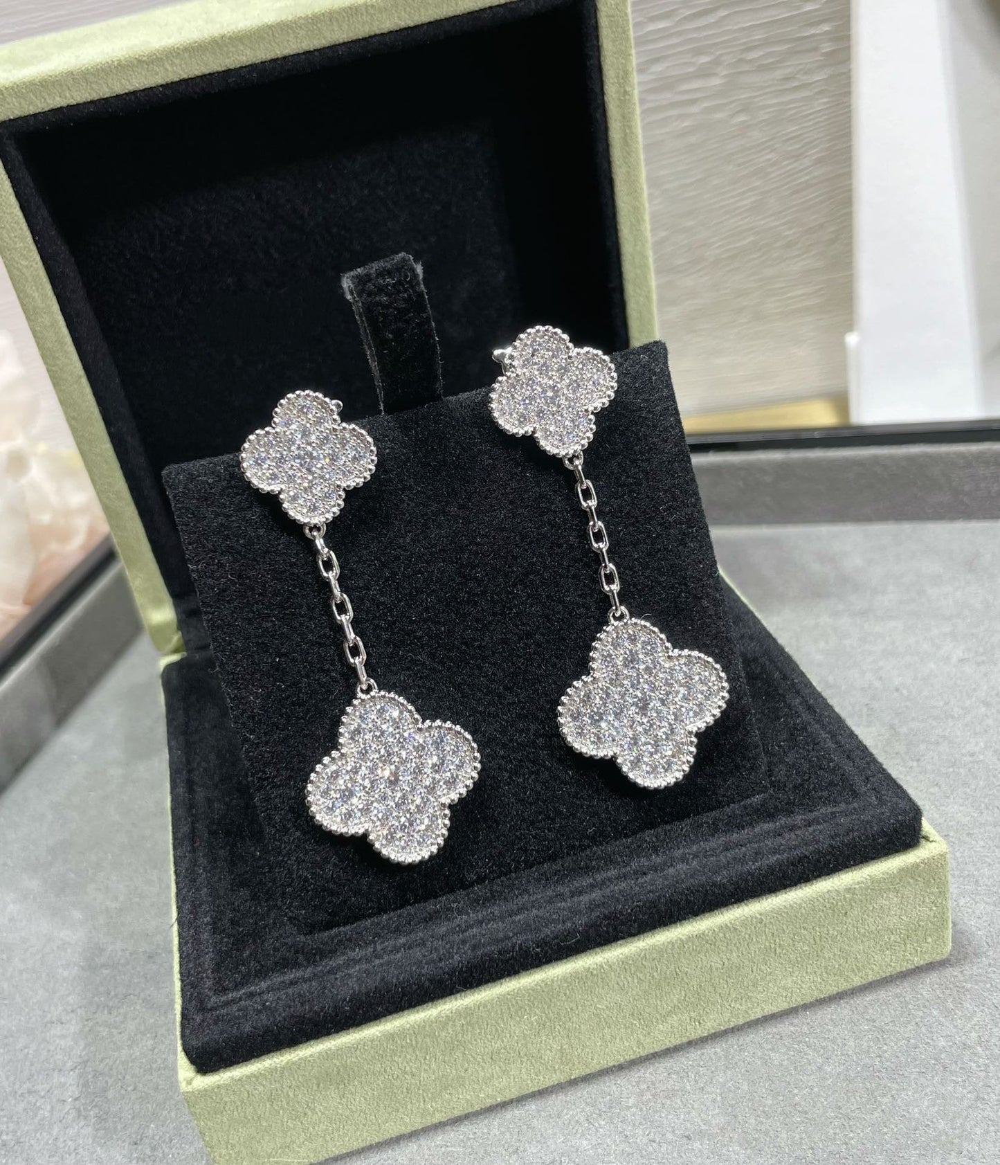 ¡®Lume Jewelry¡¯CLOVER 2 MOTIFS DIAMOND PAVED SILVER EARRINGS