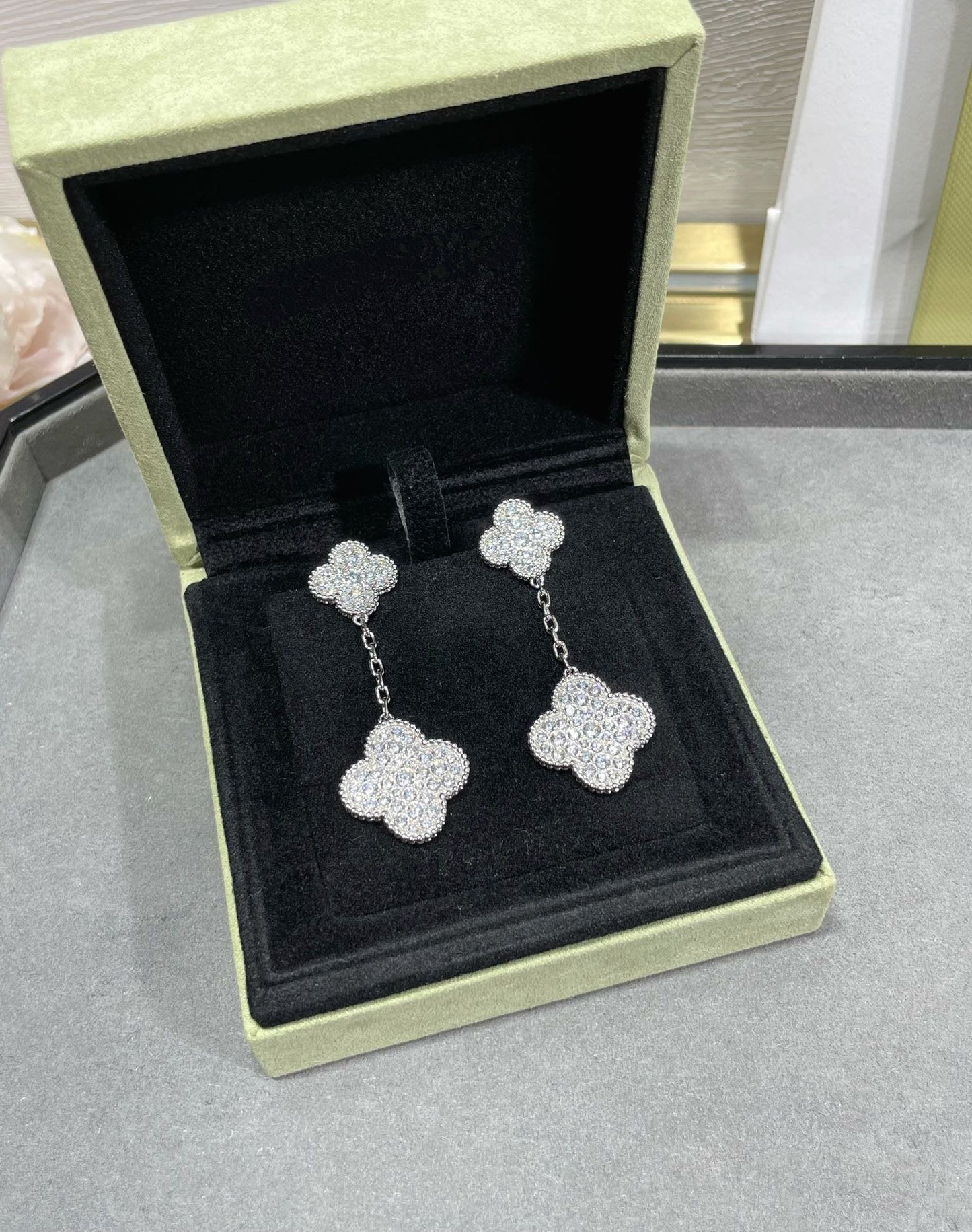 ¡®Lume Jewelry¡¯CLOVER 2 MOTIFS DIAMOND PAVED SILVER EARRINGS
