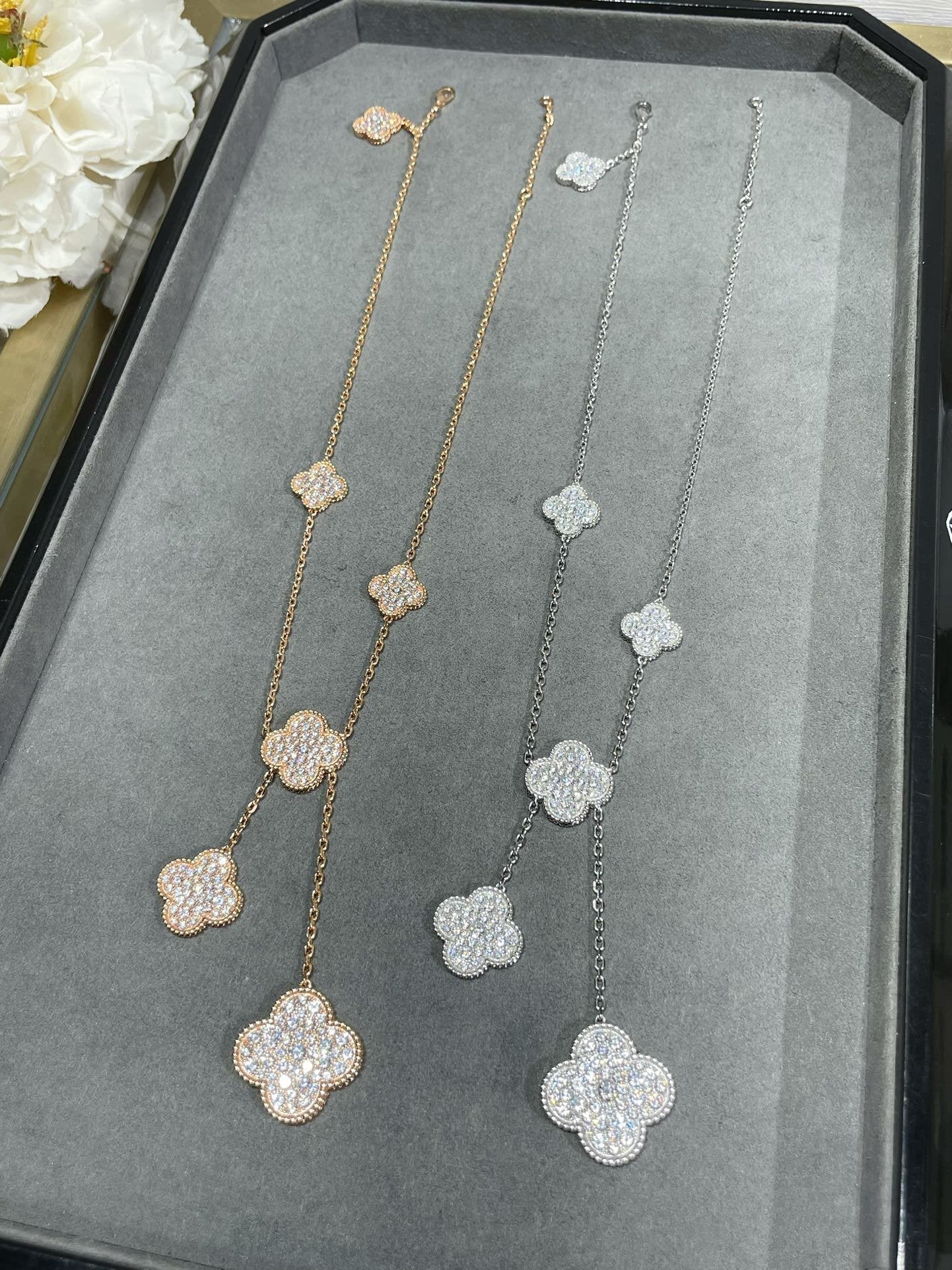 ¡®Lume Jewelry¡¯CLOVER 6 MOTIF DIAMOND PAVED NECKLACE