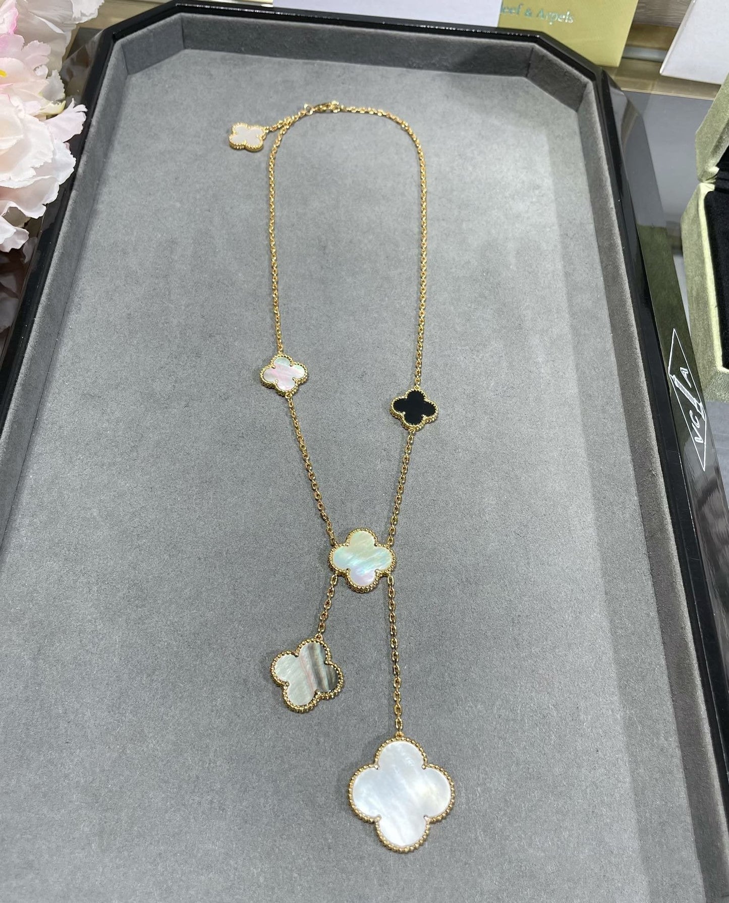 ¡®Lume Jewelry¡¯CLOVER 6 MOTIF MOP ONYX GOLD NECKLACE