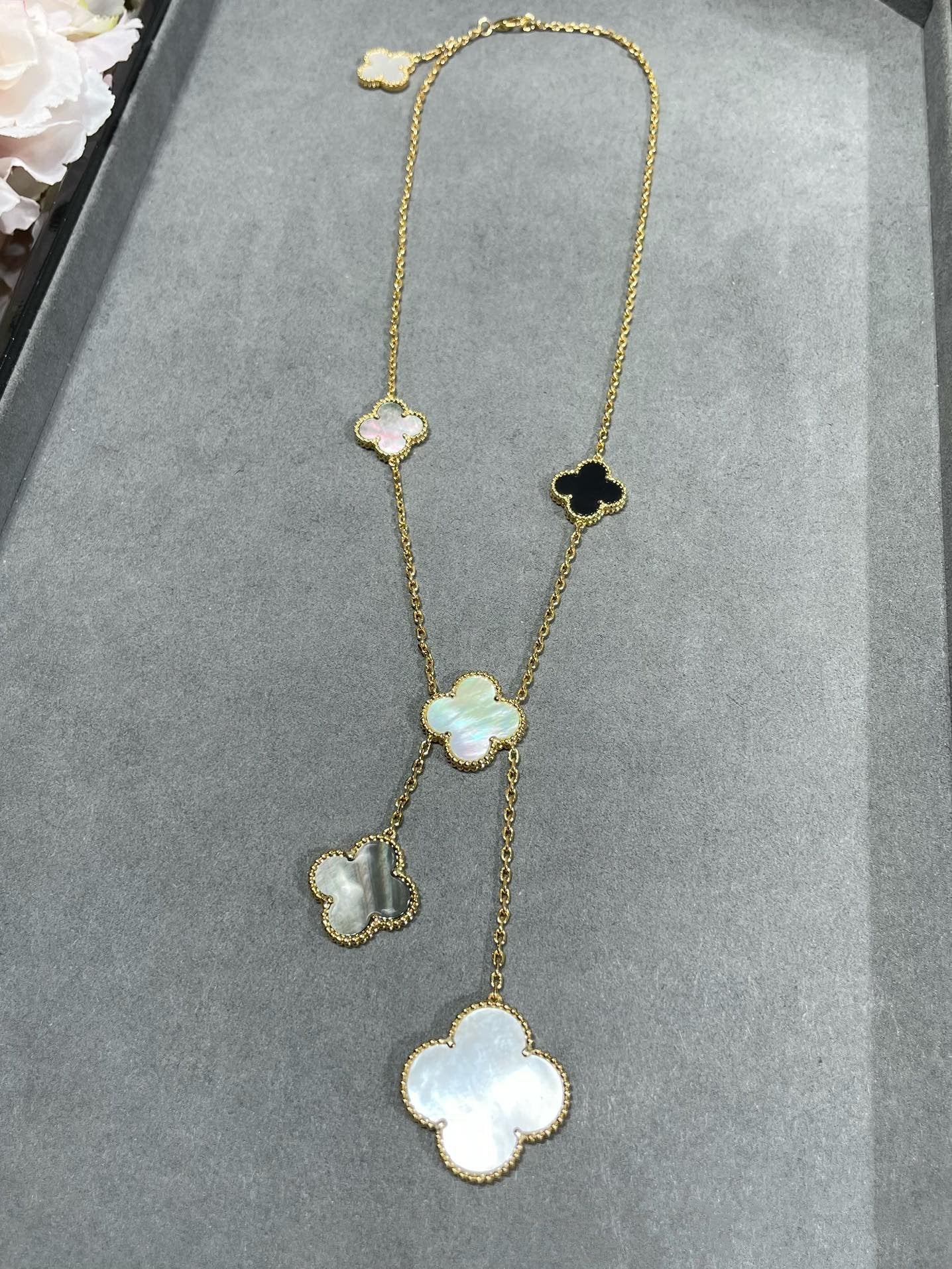 ¡®Lume Jewelry¡¯CLOVER 6 MOTIF MOP ONYX GOLD NECKLACE