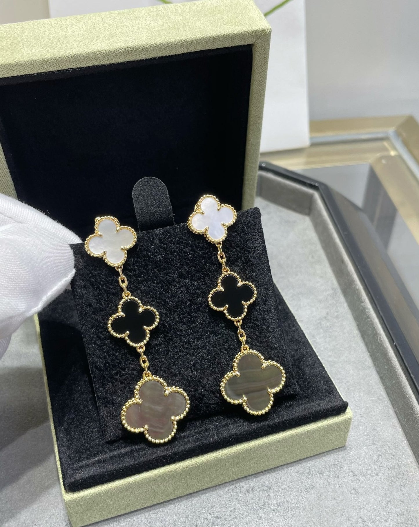 ¡®Lume Jewelry¡¯CLOVER 3 MOTIF MOP ONYX DARK MOP PINK GOLD EARRINGS